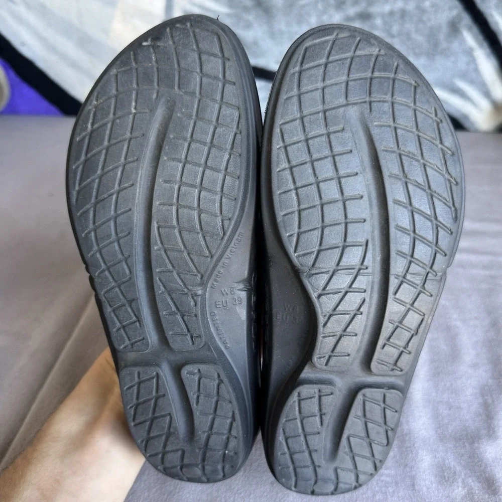 Size‎ M8/W10 - OOFOS OOriginal  Women's Slip On Thong Comfort Recovery Sandals